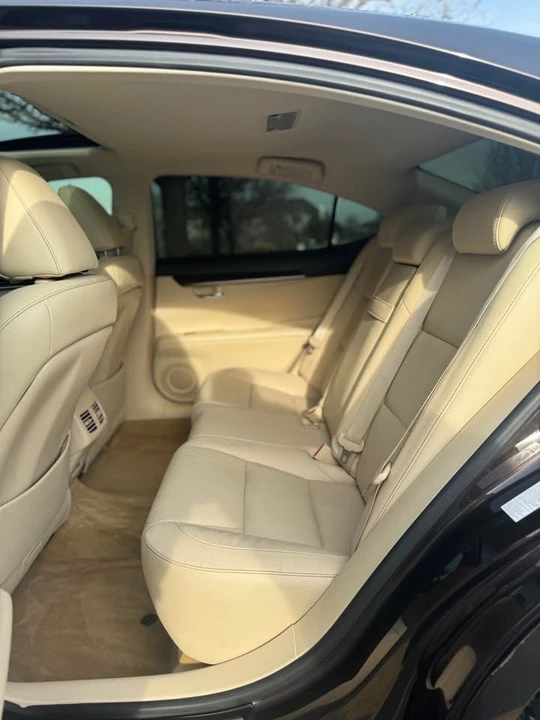 2013 Lexus ES 6th Gen - Image 15 of 20