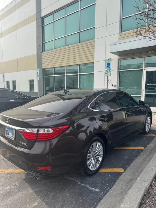 2013 Lexus ES 6th Gen - Image 3 of 20