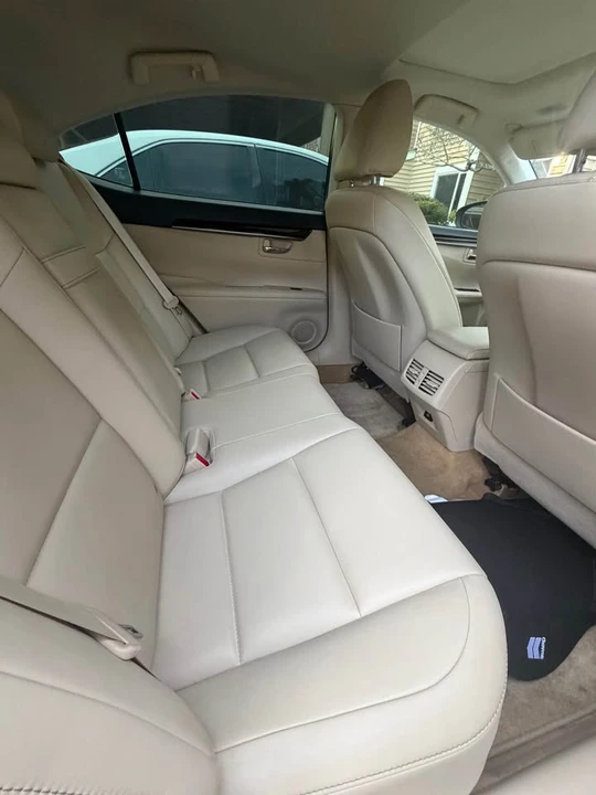 2013 Lexus ES 6th Gen - Image 6 of 8