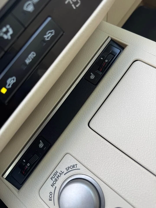 2013 Lexus ES 6th Gen - Image 14 of 19