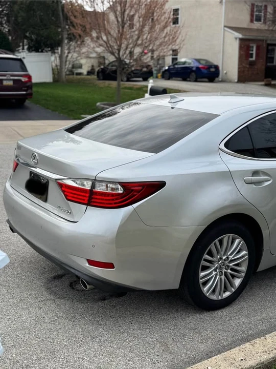 2013 Lexus ES 6th Gen - Image 6 of 17