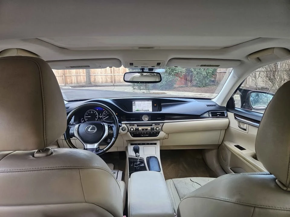 2013 Lexus ES 6th Gen - Image 18 of 20