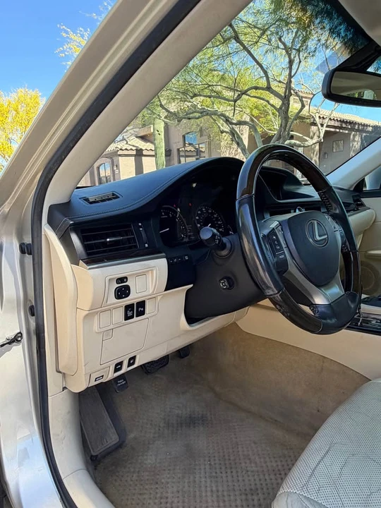 2013 Lexus ES 6th Gen - Image 13 of 15