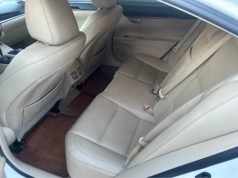 2013 Lexus ES 6th Gen - Image 6 of 6
