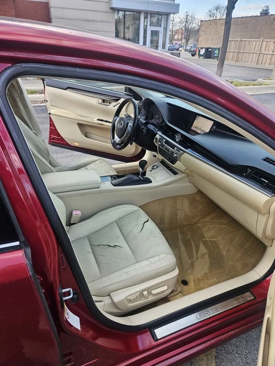 2013 Lexus ES 6th Gen - Image 14 of 20