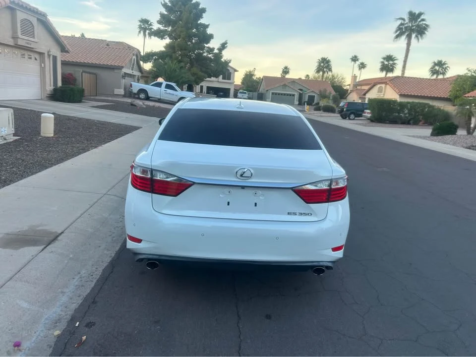 2013 Lexus ES 6th Gen - Image 3 of 6