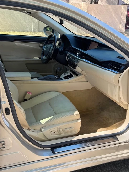2013 Lexus ES 6th Gen - Image 14 of 15