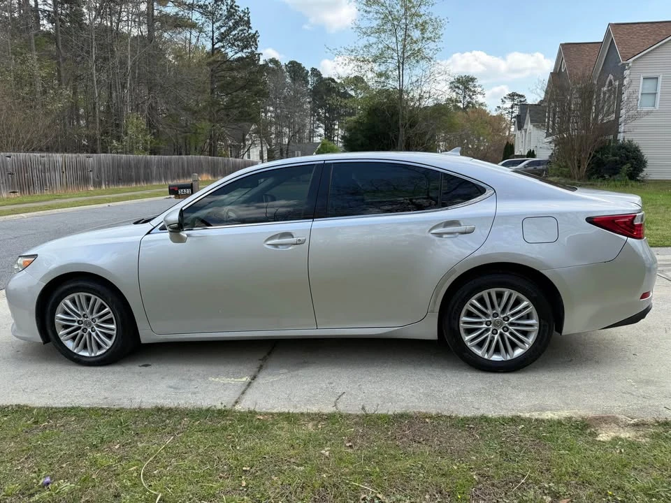 2013 Lexus ES 6th Gen - Image 4 of 20