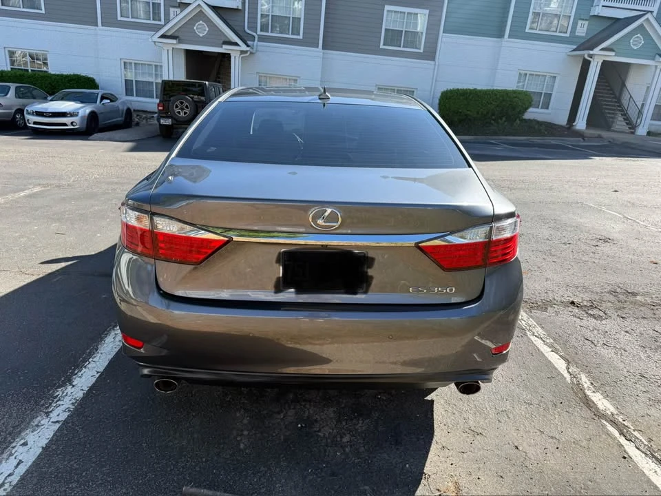 2013 Lexus ES 6th Gen - Image 15 of 15