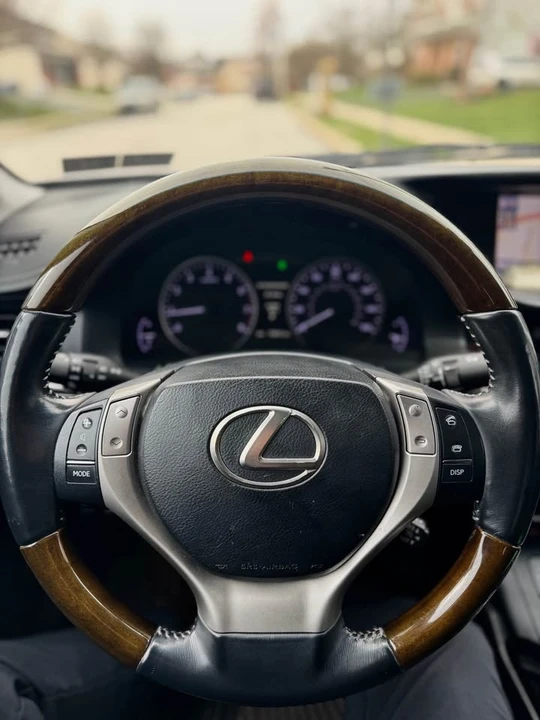 2013 Lexus ES 6th Gen - Image 7 of 17