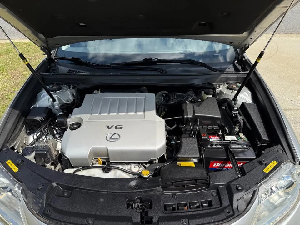 2013 Lexus ES 6th Gen - Image 9 of 20