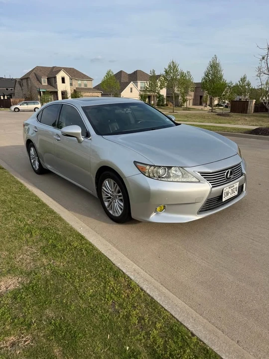 2013 Lexus ES 6th Gen - Image 4 of 20