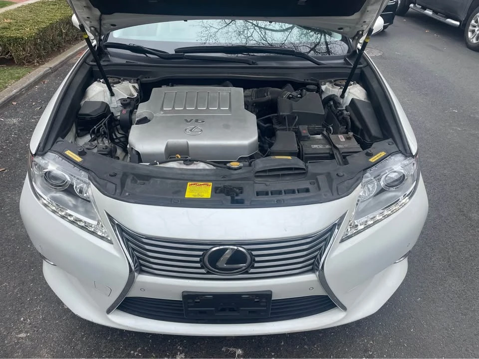 2013 Lexus ES 6th Gen - Image 19 of 19