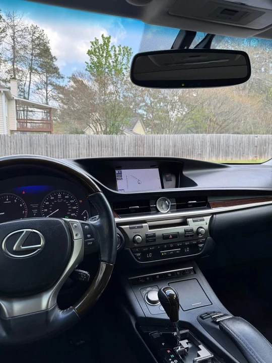 2013 Lexus ES 6th Gen - Image 14 of 20