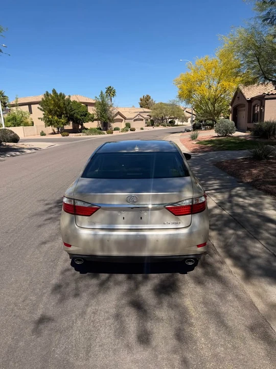 2013 Lexus ES 6th Gen - Image 3 of 15