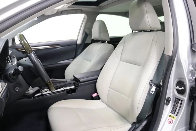 2013 Lexus ES 6th Gen - Image 14 of 20