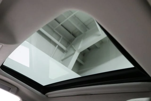 2013 Lexus ES 6th Gen - Image 16 of 20
