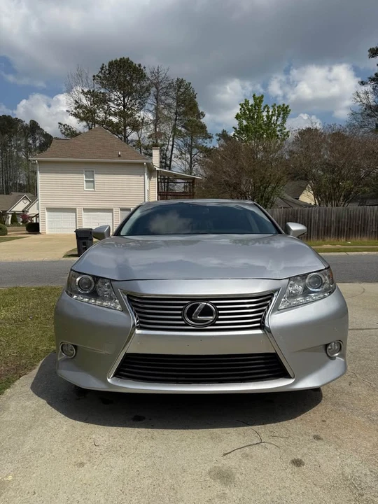 2013 Lexus ES 6th Gen - Image 2 of 20