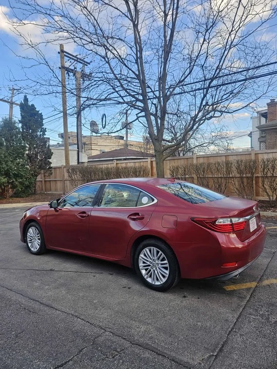 2013 Lexus ES 6th Gen - Image 5 of 20
