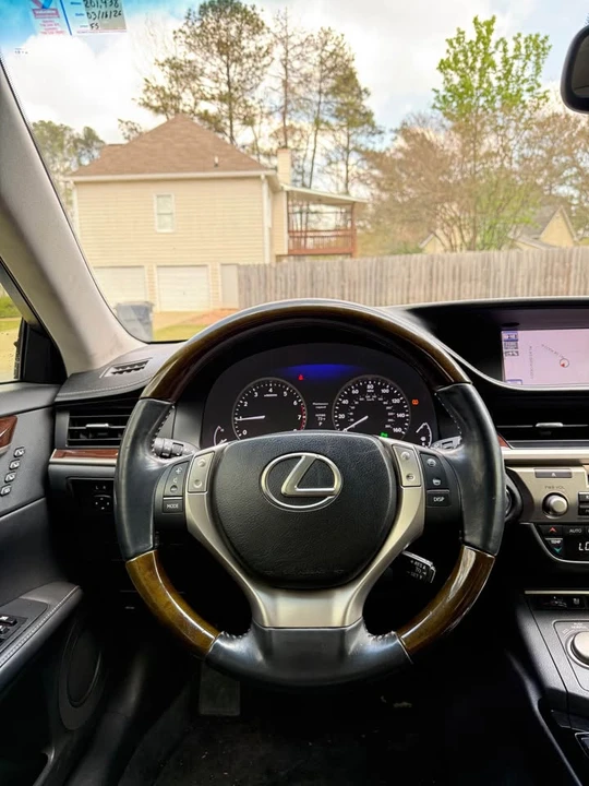 2013 Lexus ES 6th Gen - Image 13 of 20