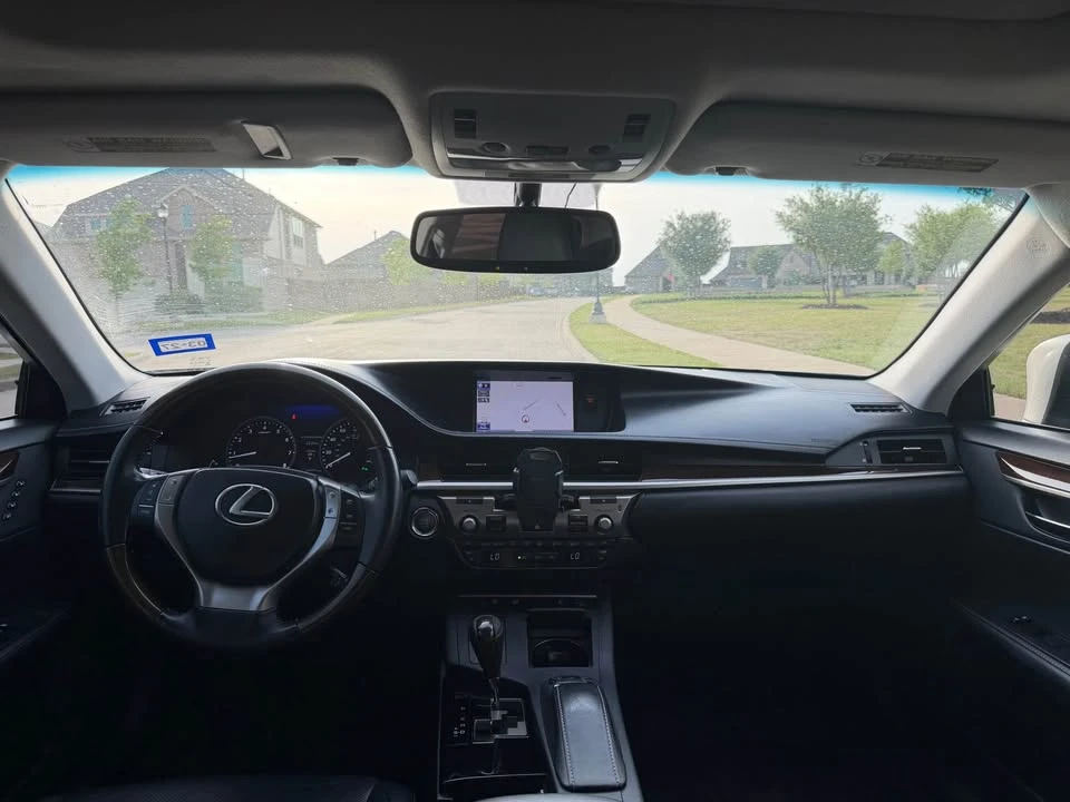 2013 Lexus ES 6th Gen - Image 13 of 20