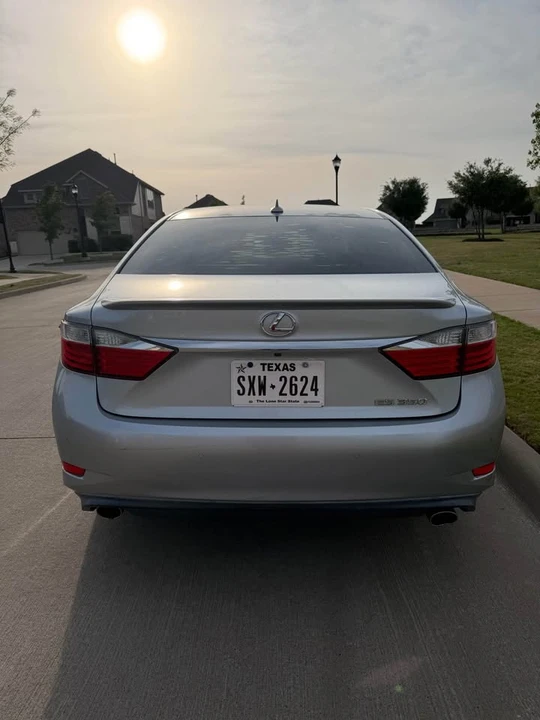 2013 Lexus ES 6th Gen - Image 7 of 20