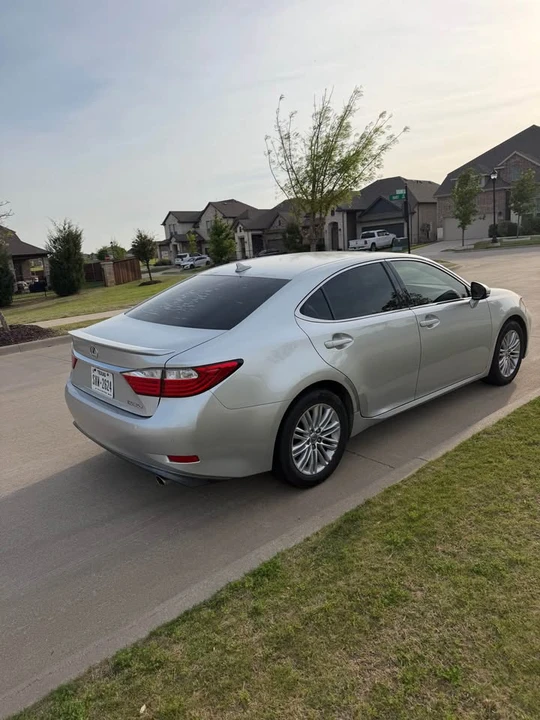 2013 Lexus ES 6th Gen - Image 6 of 20