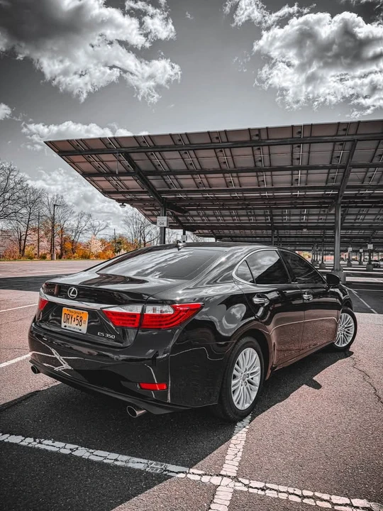 2013 Lexus ES 6th Gen - Image 4 of 20
