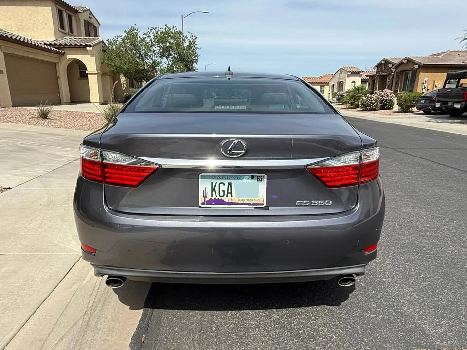 2013 Lexus ES 6th Gen - Image 7 of 16