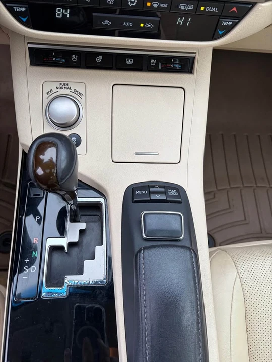 2013 Lexus ES 6th Gen - Image 14 of 16