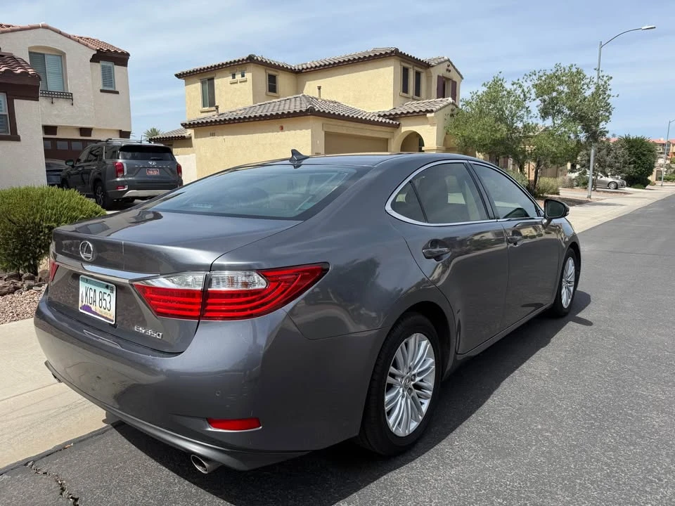 2013 Lexus ES 6th Gen - Image 3 of 16