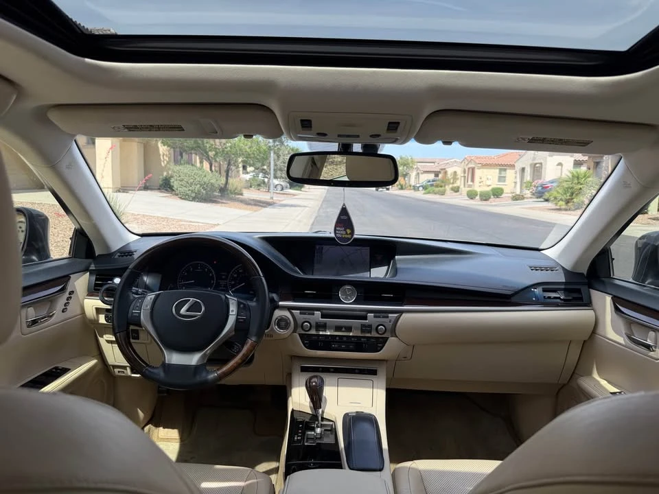 2013 Lexus ES 6th Gen - Image 13 of 16