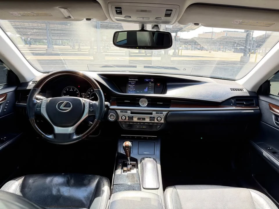 2013 Lexus ES 6th Gen - Image 14 of 20