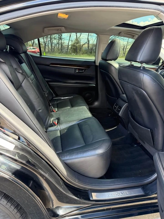 2013 Lexus ES 6th Gen - Image 13 of 20