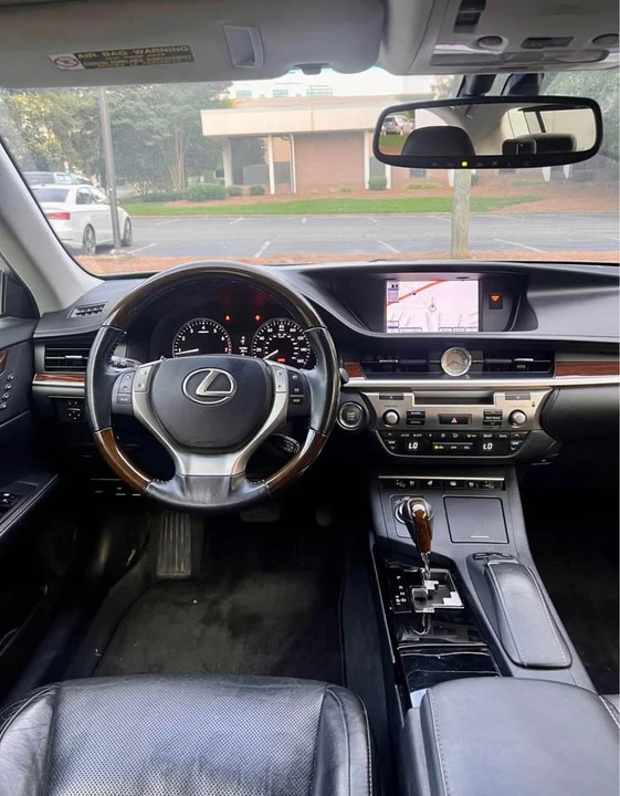 2013 Lexus ES 6th Gen - Image 3 of 6