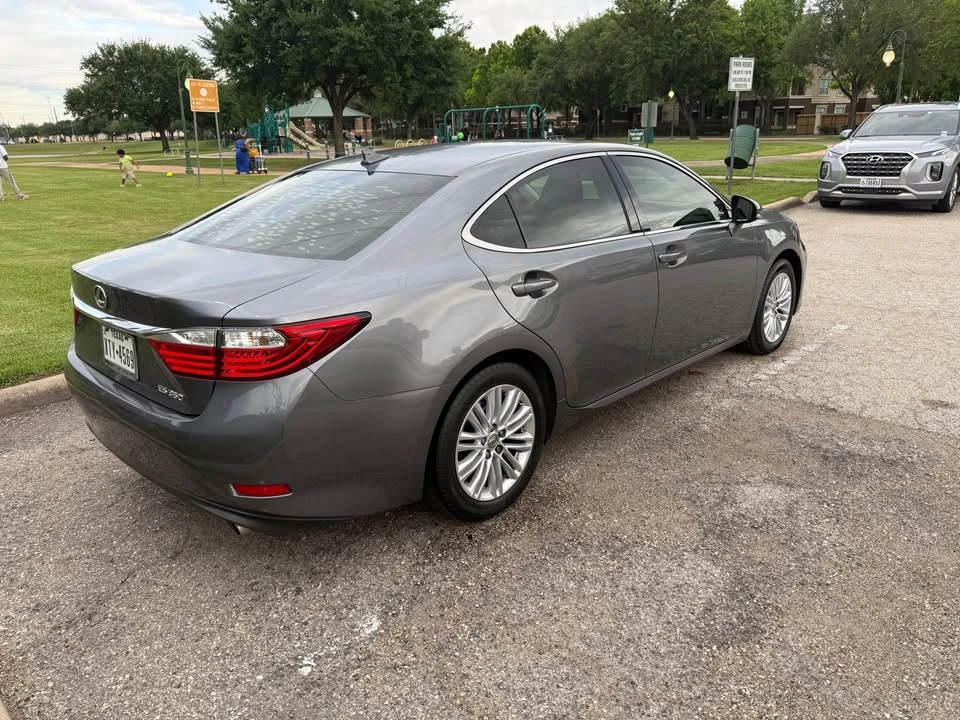 2013 Lexus ES 6th Gen - Image 3 of 13