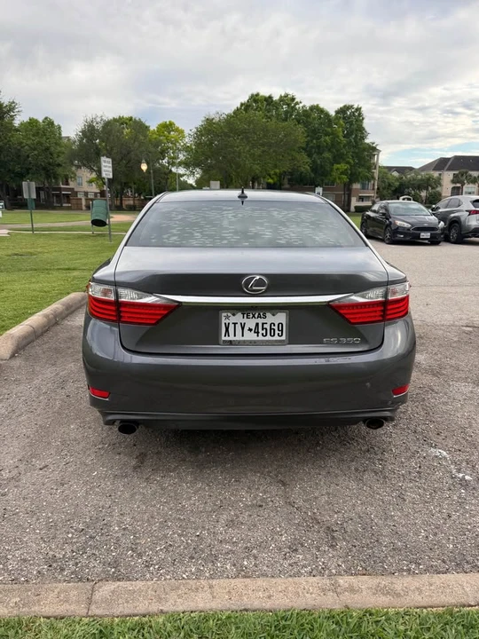 2013 Lexus ES 6th Gen - Image 4 of 13