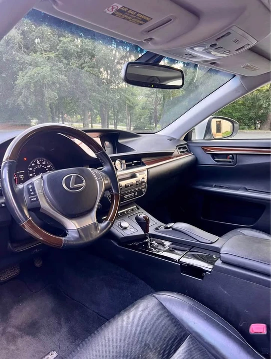 2013 Lexus ES 6th Gen - Image 5 of 6