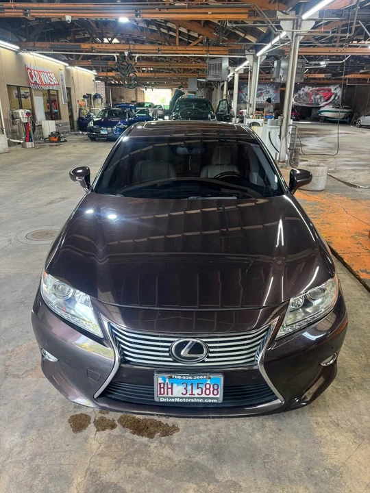 2013 Lexus ES 6th Gen - Image 5 of 10