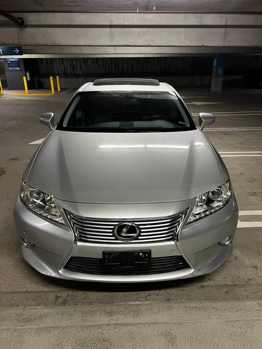 2013 Lexus ES 6th Gen - Image 4 of 20