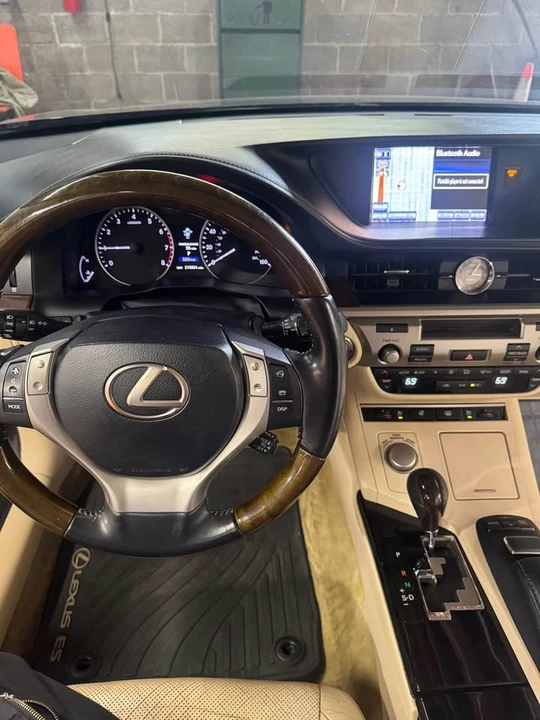 2013 Lexus ES 6th Gen - Image 10 of 10