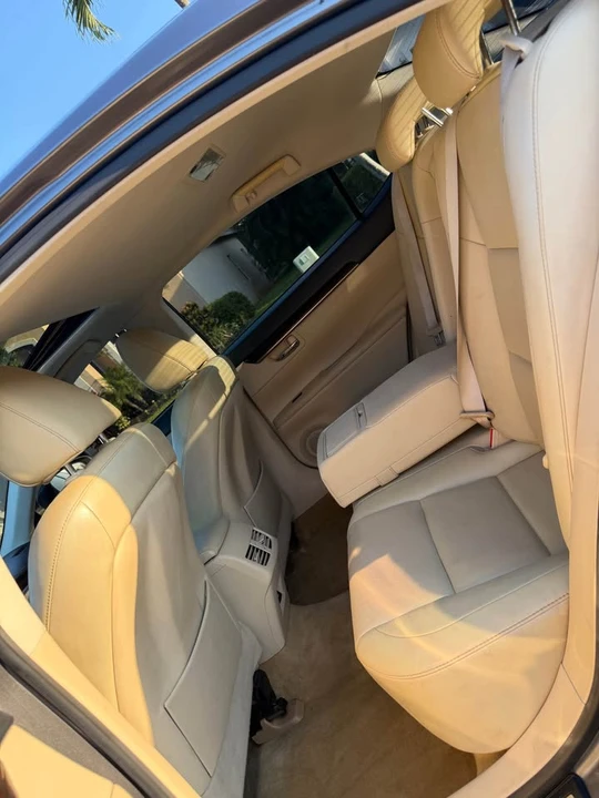 2013 Lexus ES 6th Gen - Image 8 of 18