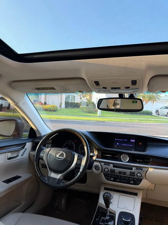 2013 Lexus ES 6th Gen - Image 4 of 18