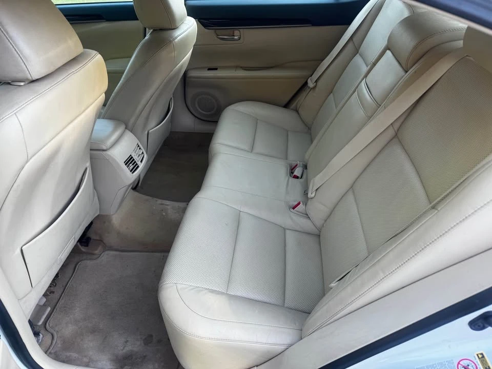 2013 Lexus ES 6th Gen - Image 7 of 8