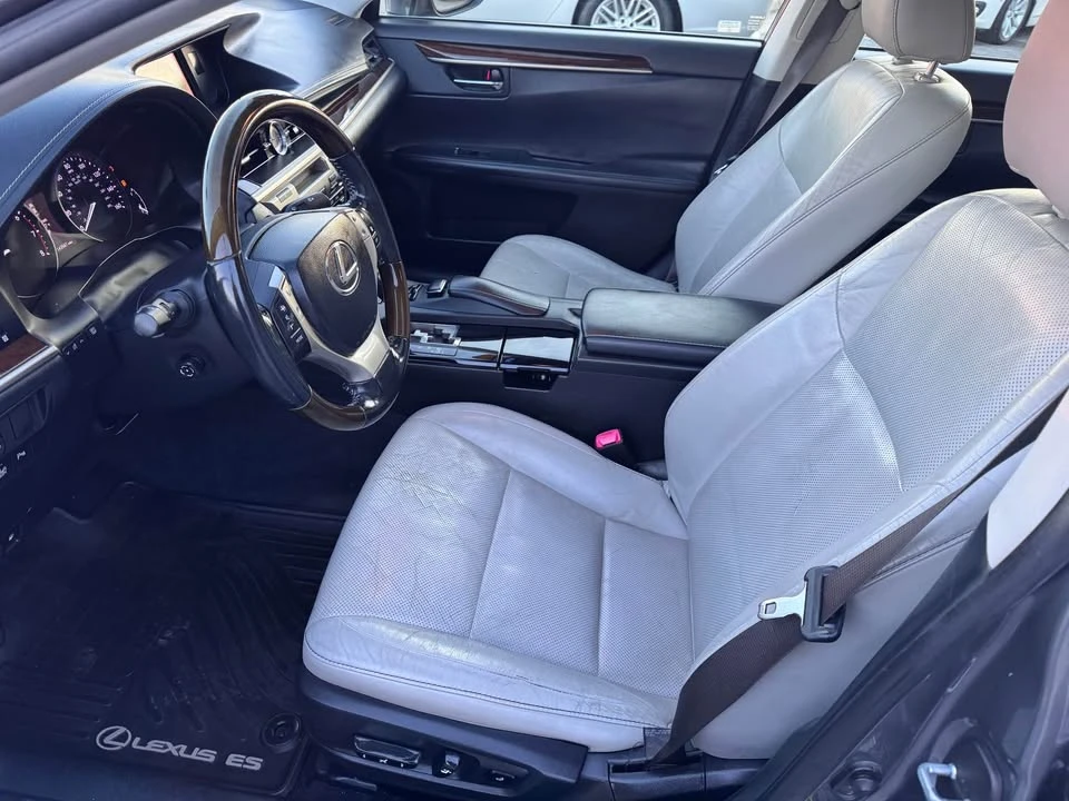 2013 Lexus ES 6th Gen - Image 14 of 20