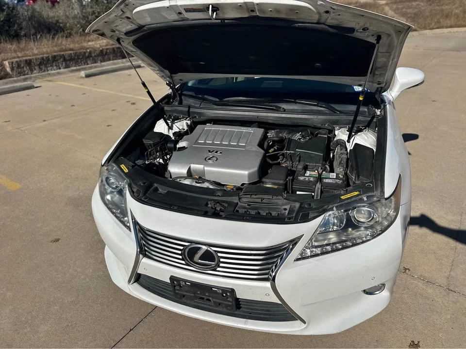 2013 Lexus ES 6th Gen - Image 15 of 15