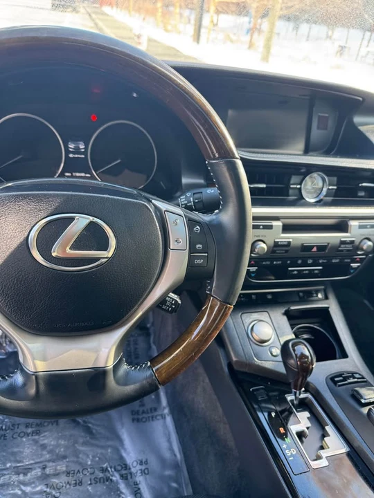 2013 Lexus ES 6th Gen - Image 14 of 18