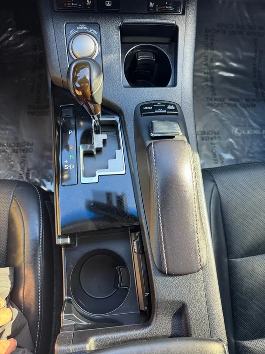 2013 Lexus ES 6th Gen - Image 17 of 18