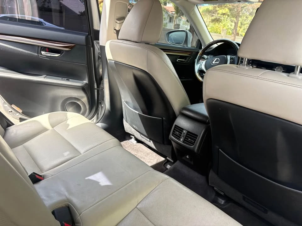2013 Lexus ES 6th Gen - Image 11 of 12