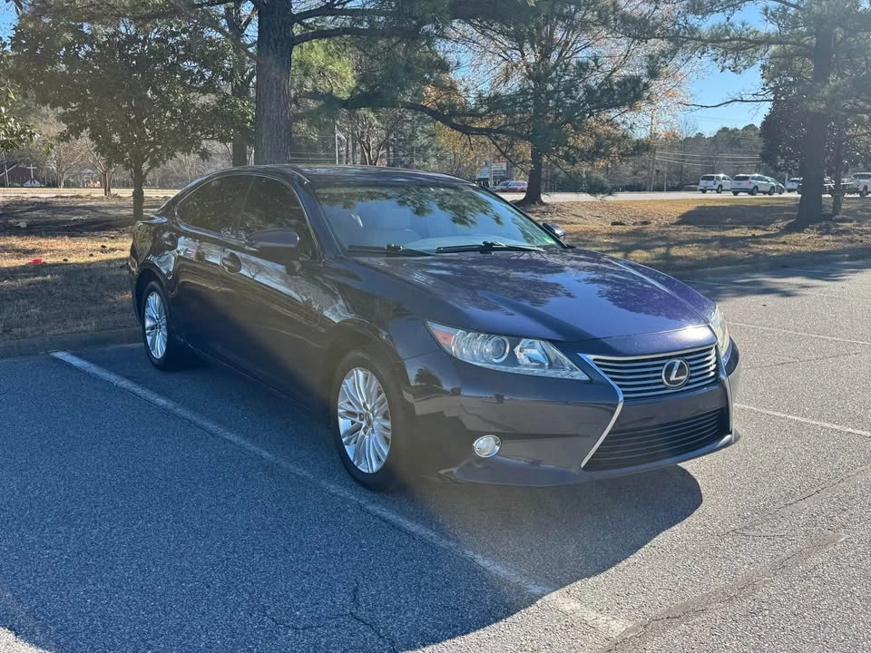 2013 Lexus ES 6th Gen - Image 4 of 20